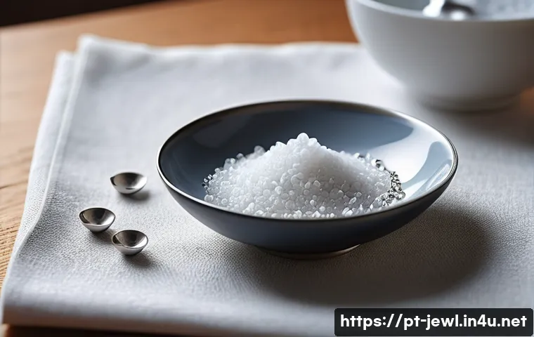 다양한 금속 소재 쥬얼리 관리법 관련 이미지 1